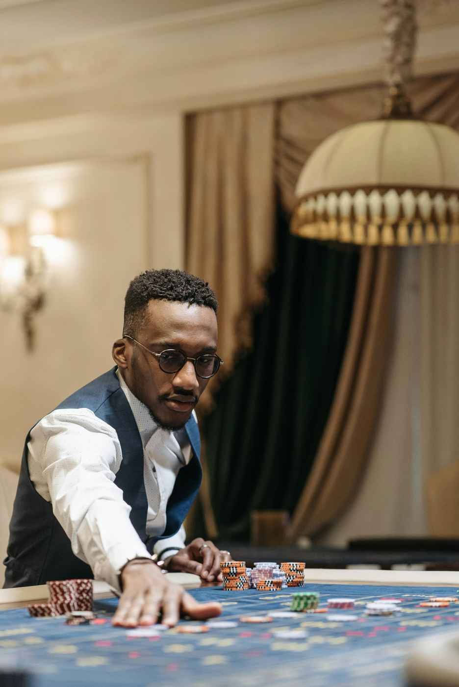 Intervista Esclusiva con gli Esperti di Reloadbet Casino: Dietro le Quinte del Successo